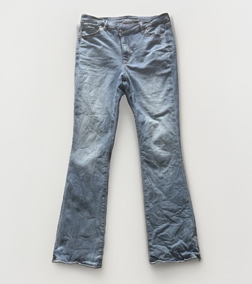 American Eagle Straight leg jeans. Size 10 in women's, No imperfections!